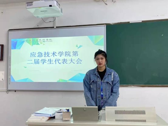 1768bae0732f7c6e1b178749a0f2c71